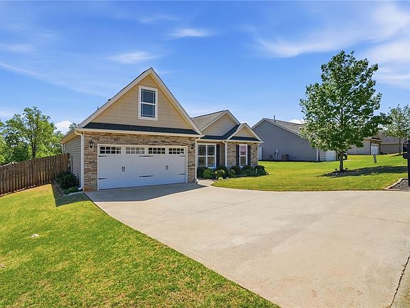 2nd image of 126 Alberta Cir