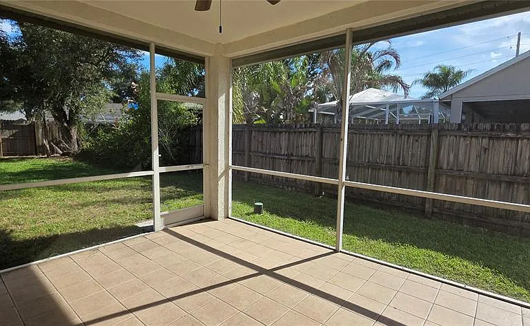 1305 Lakehurst Way — Photo 29
