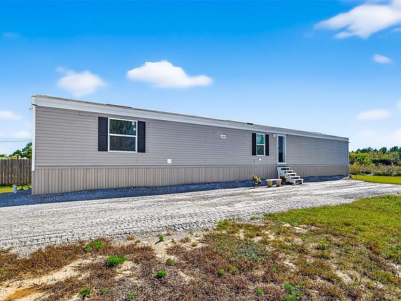 3rd image of 824 County Road 3558
