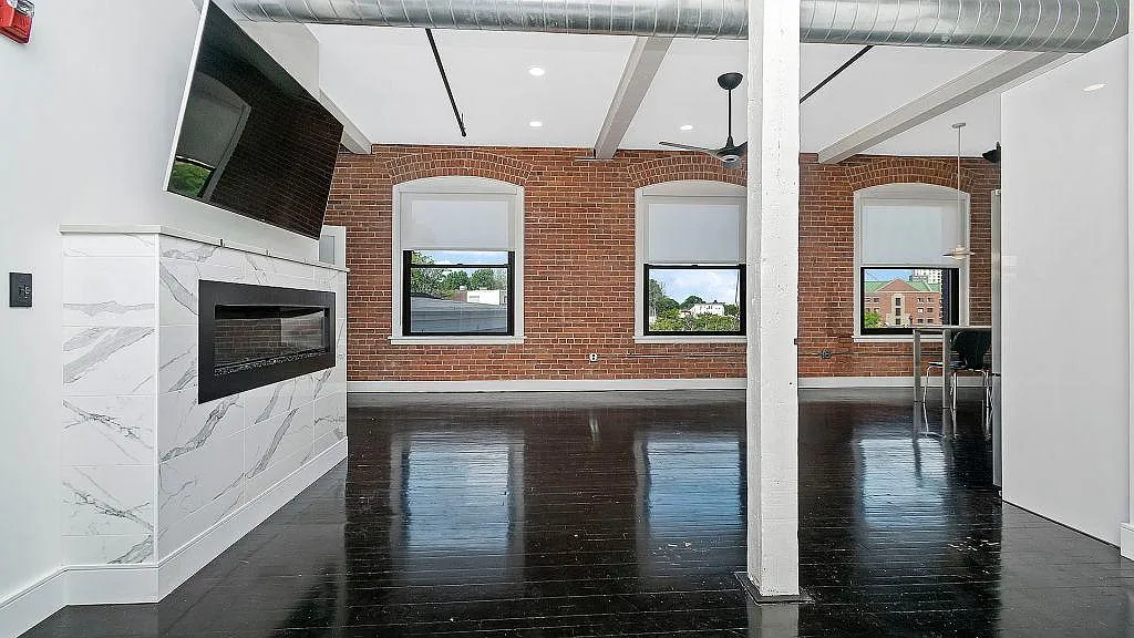2 bed, 1065 sqft, $3,950 — Photo 1