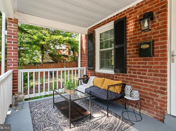 5909 Edgehill Dr, Alexandria, VA 22303
