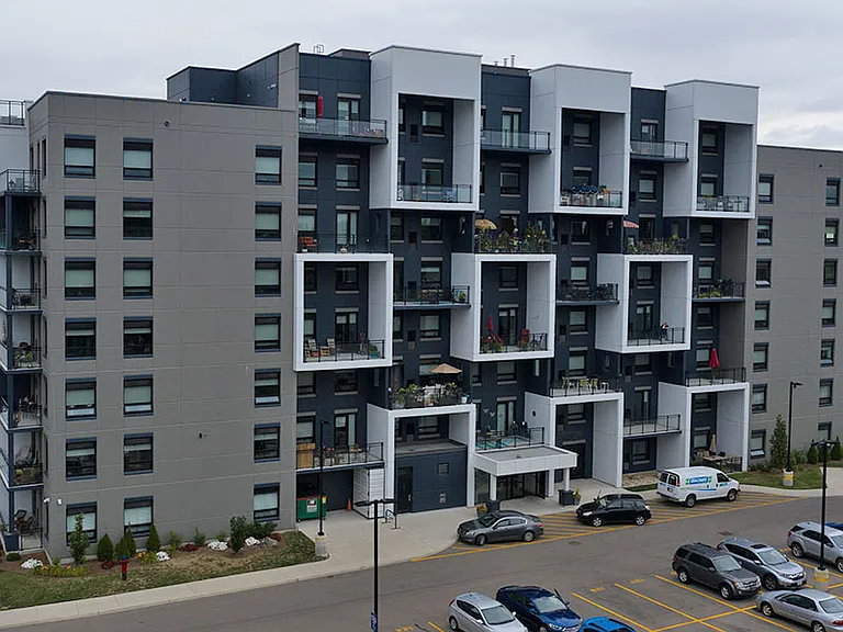 460 A Belmont Ave W #At 460b — Photo 55