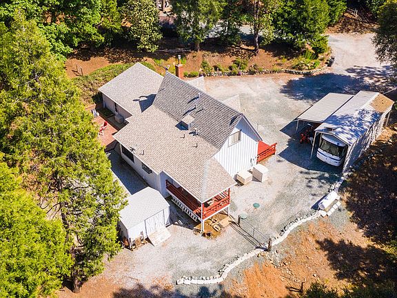 5th image of 15964 Buckhorn Ct