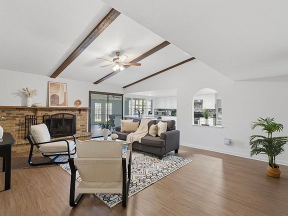 4th image of 2213 Proctor Dr