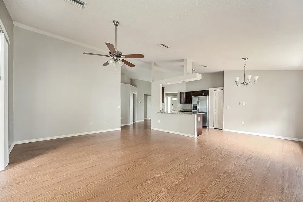 3 bed, 2.0 bath, 1462 sqft, $1,875 — Photo 3