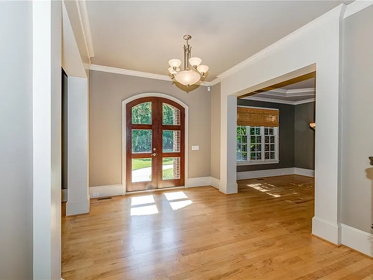 950 Glengate Pl — Photo 6