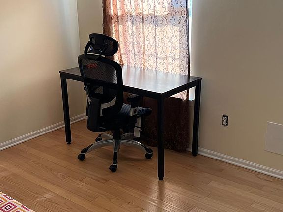 3rd image of 801 Hibiscus Ct