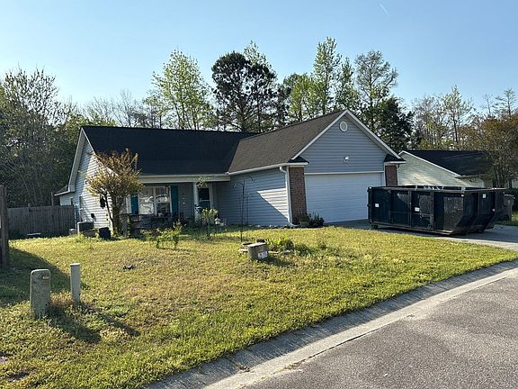 3rd image of 215 Gardenview Ct NE