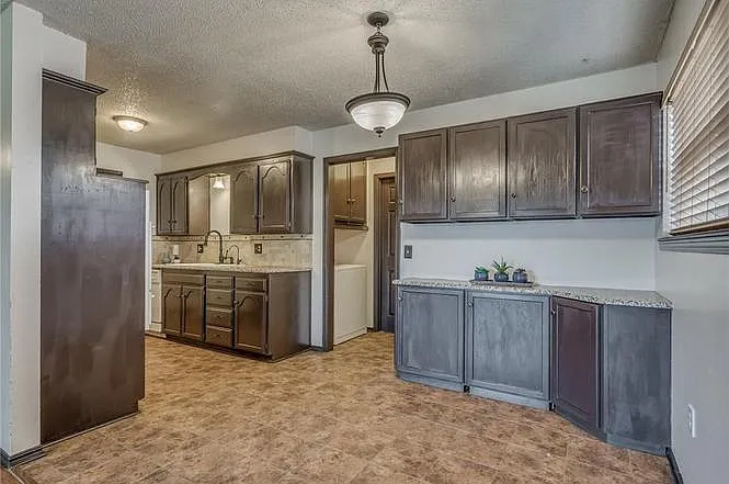 801 Robin Hill Rd — Photo 8
