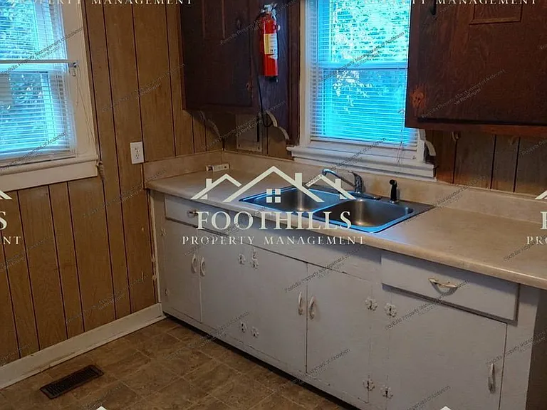 507 Rose Hill St — Photo 7