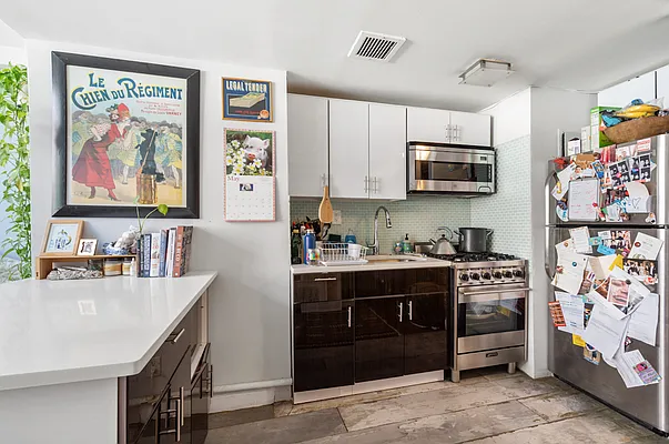 Sold by R New York | media 3