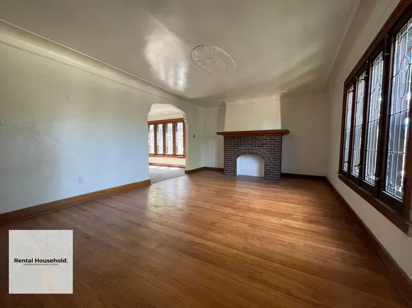 3656 Bedford St, Detroit, MI 48224