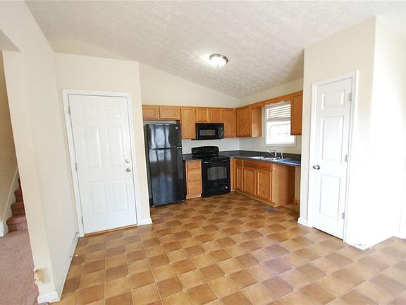 2nd image of 110 Rockefeller Ln