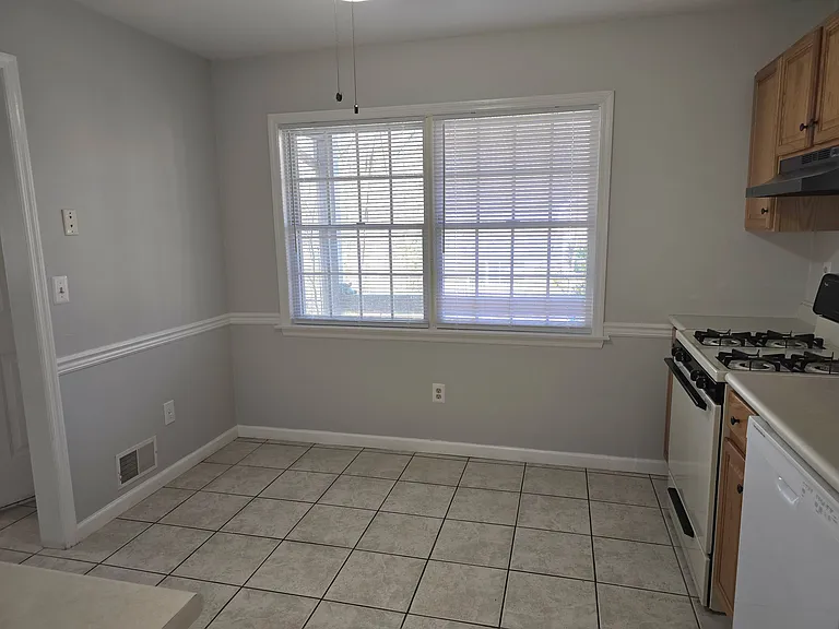 6 Autumn Leaf Ct #1-4 — Photo 13