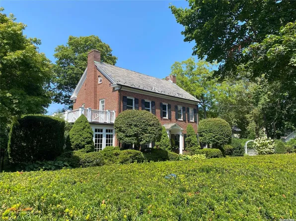 29 Midland Street, Cold Spring Harbor, NY 11724