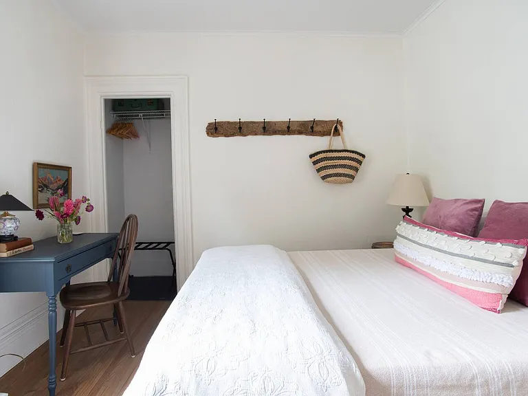 213 Park PL — Photo 16