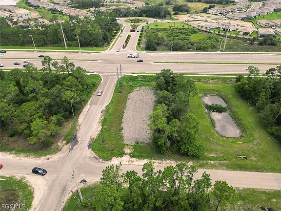 3rd image of 910 Meadow Rd