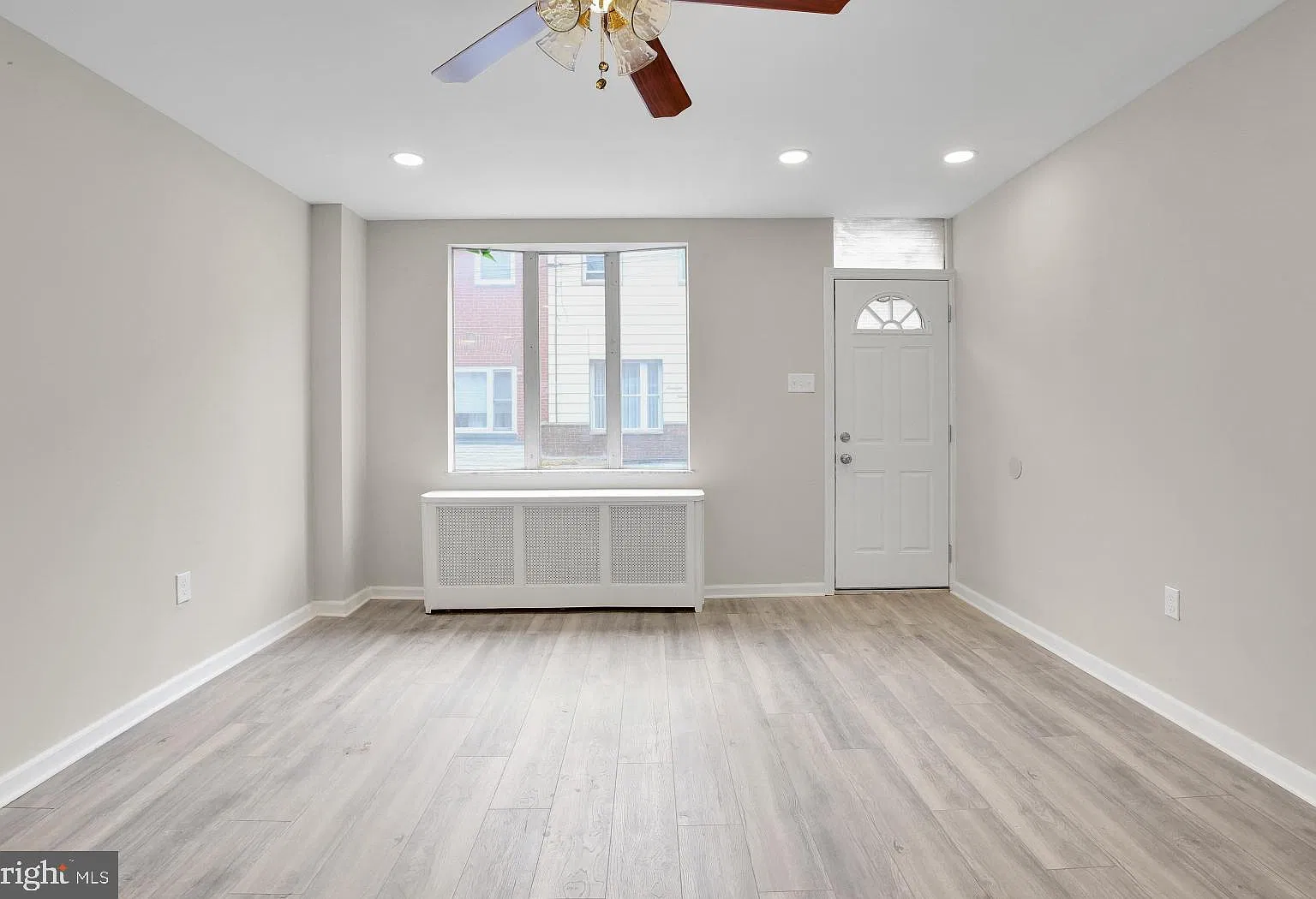 3 bed, 1.0 bath, 1400 sqft, $1,850 — Photo 4