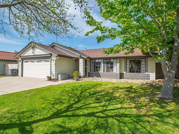 2nd image of 1840 Sequoia Dr