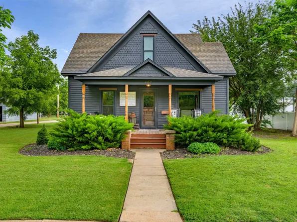 407 E Main St, Sterling, KS 67579
