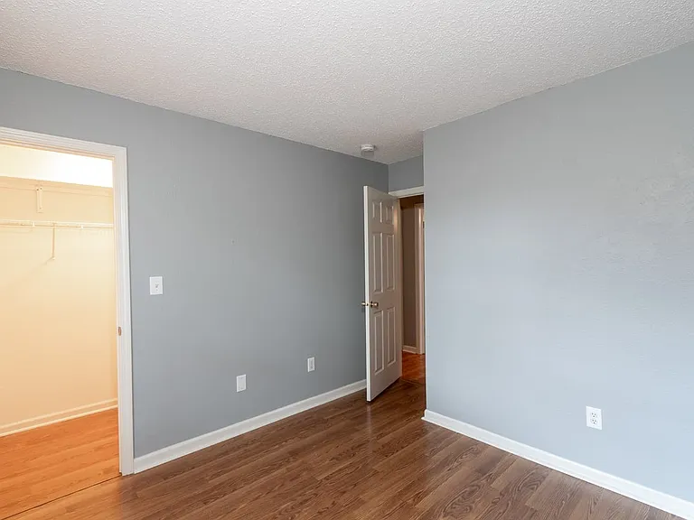 11968 Locus Ln — Photo 4