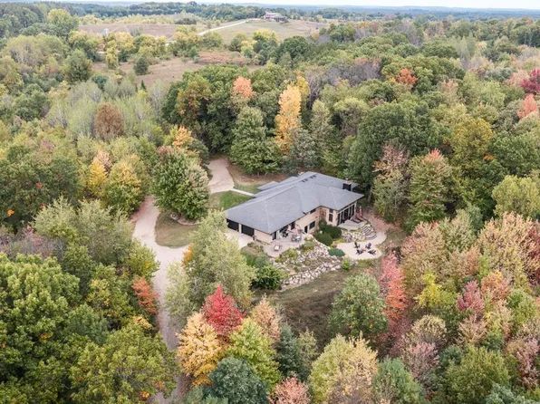 8075 COUNTY ROAD TT, Almond, WI 54909
