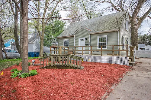 217 Arcadia Dr photo 1