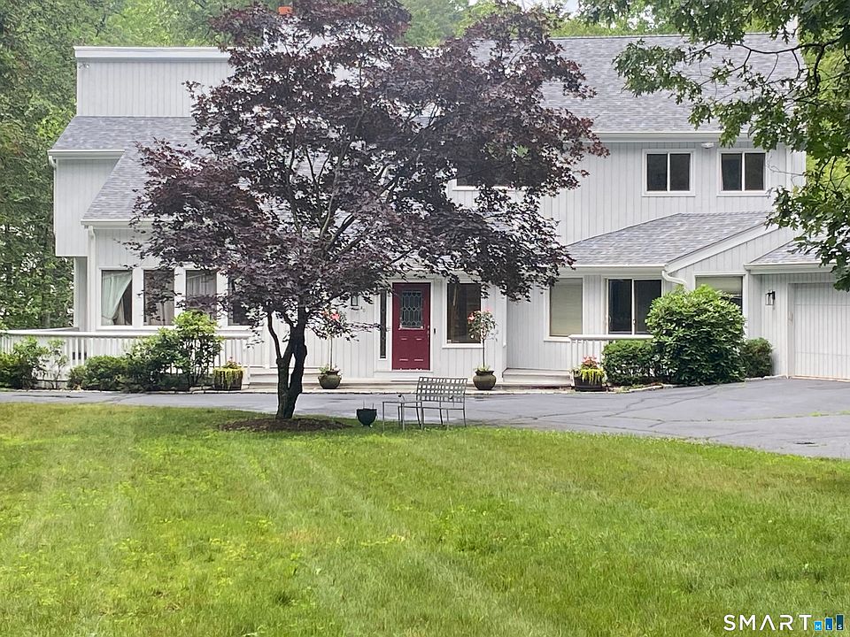 2nd image of 40 Greenfield Dr