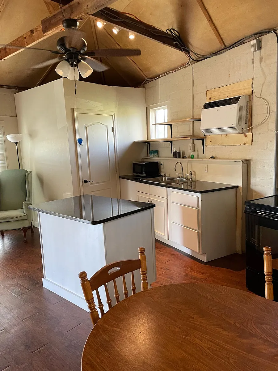 Building Photo - 1217 Thompson Pl #BEACH BUNGALOW