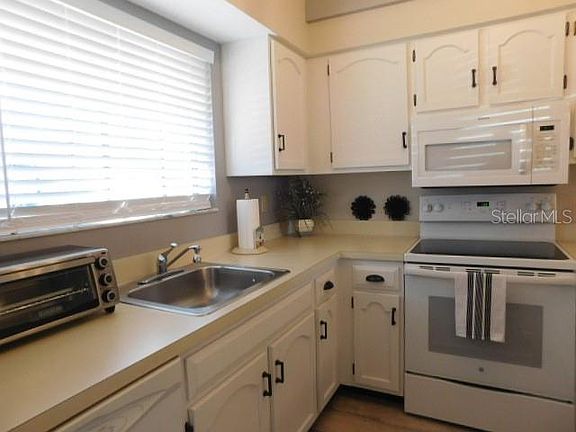 2nd image of 5960 Panorama Ln