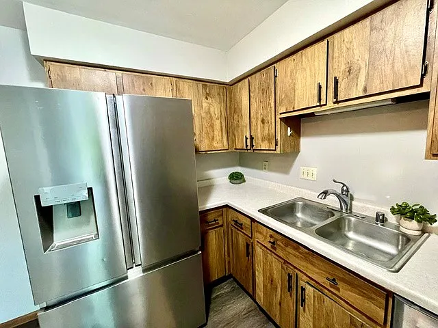 N114W16700 Crown Dr #6 — Photo 12