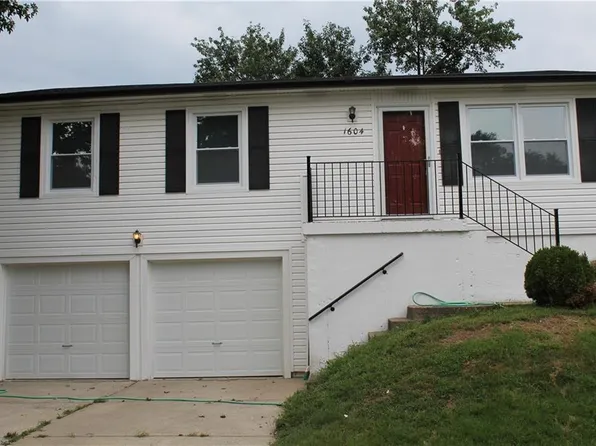 1604 N Emery St, Independence, MO 64050