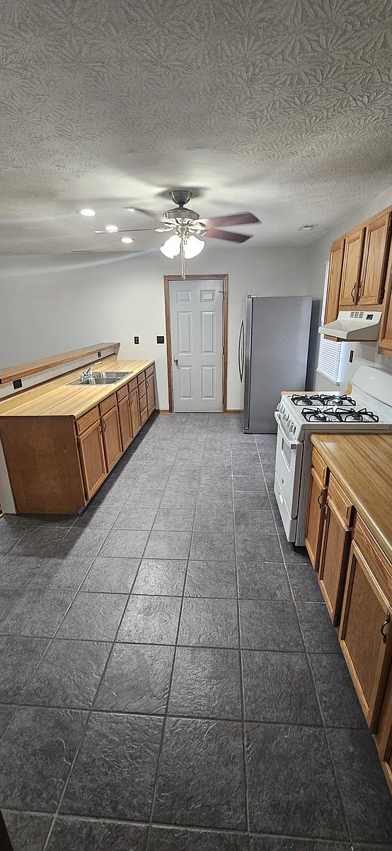 Building Photo - 259 S Pinch Rd #8