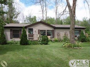 439 Pickford Rd, Kimball, MI 48074