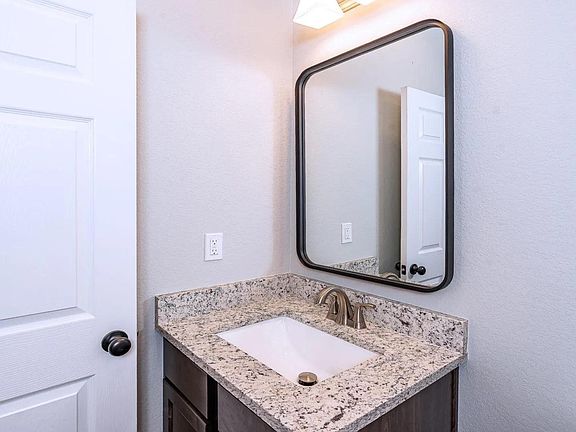 4th image of 103 Village North Cir #103