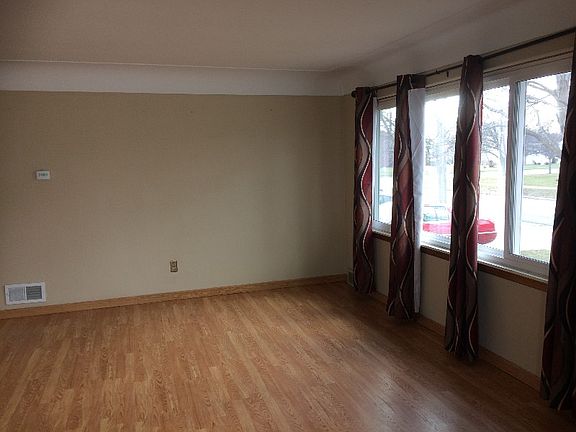 5th image of 505 Burns St