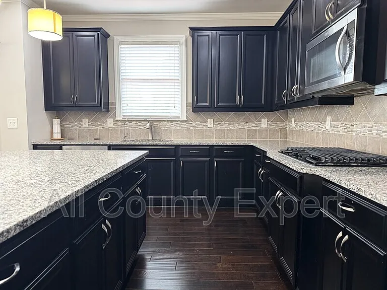 1674 Fairview Dr — Photo 13