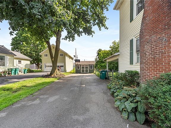 5th image of 18 W Court St