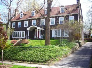 2355 S Overlook Rd, Cleveland Heights, OH