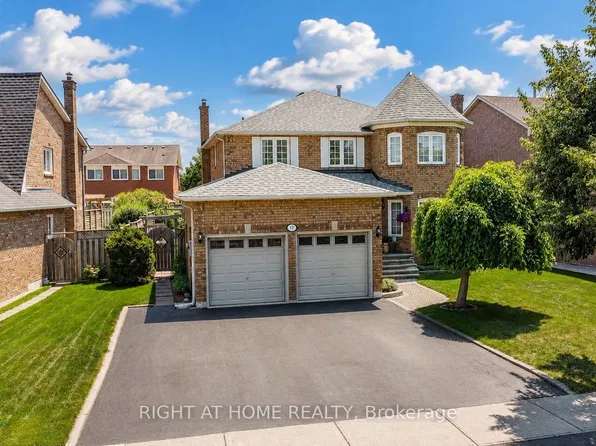 17 Eaton St, Halton Hills, ON L7G 5L4