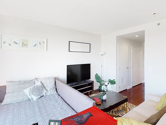 3rd image of 12-15 Broadway #3C