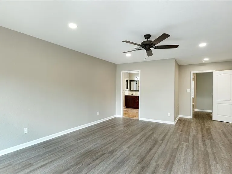 2412 Willow Way — Photo 15