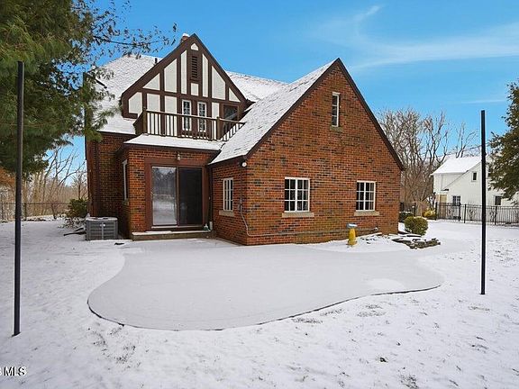 3rd image of 4028 Brookside Rd