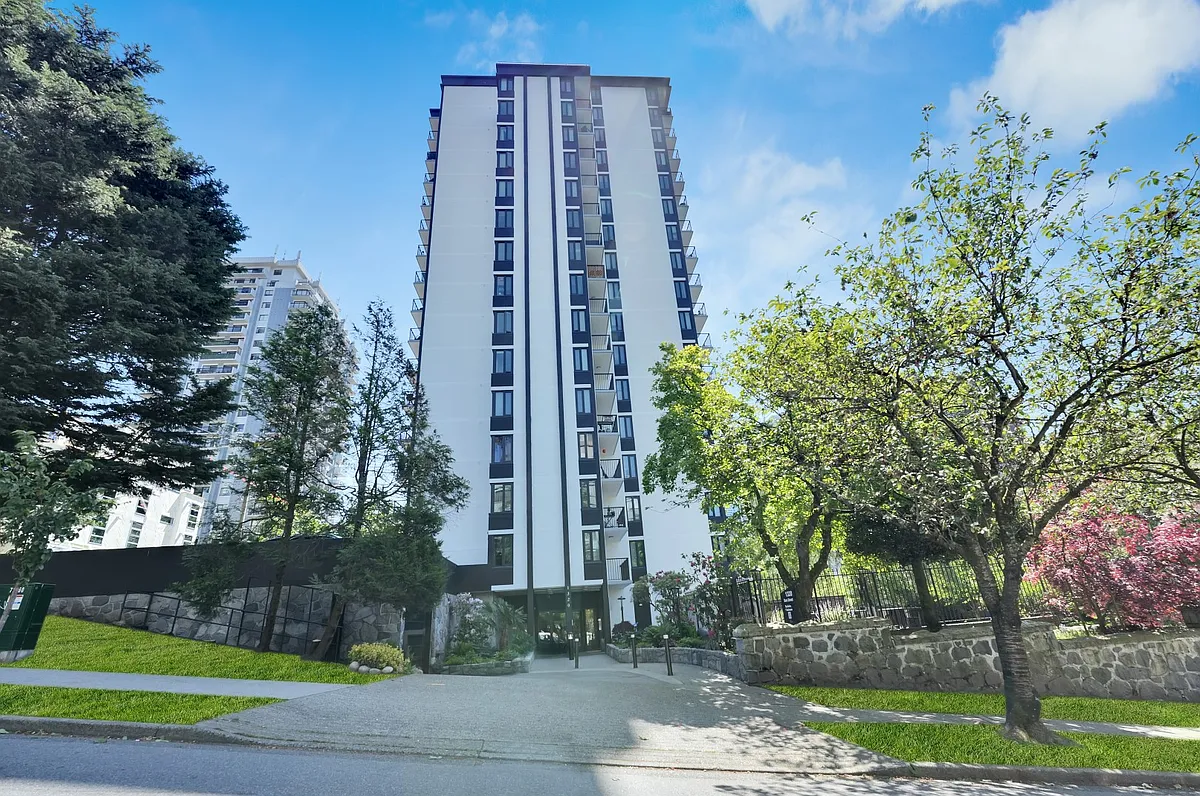 1320 Bute Street — Photo 3
