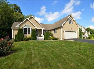 16 Gray Coach W, Cranston, RI 02921