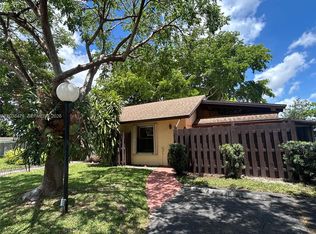 Carriage Hills, Hollywood, FL 33024