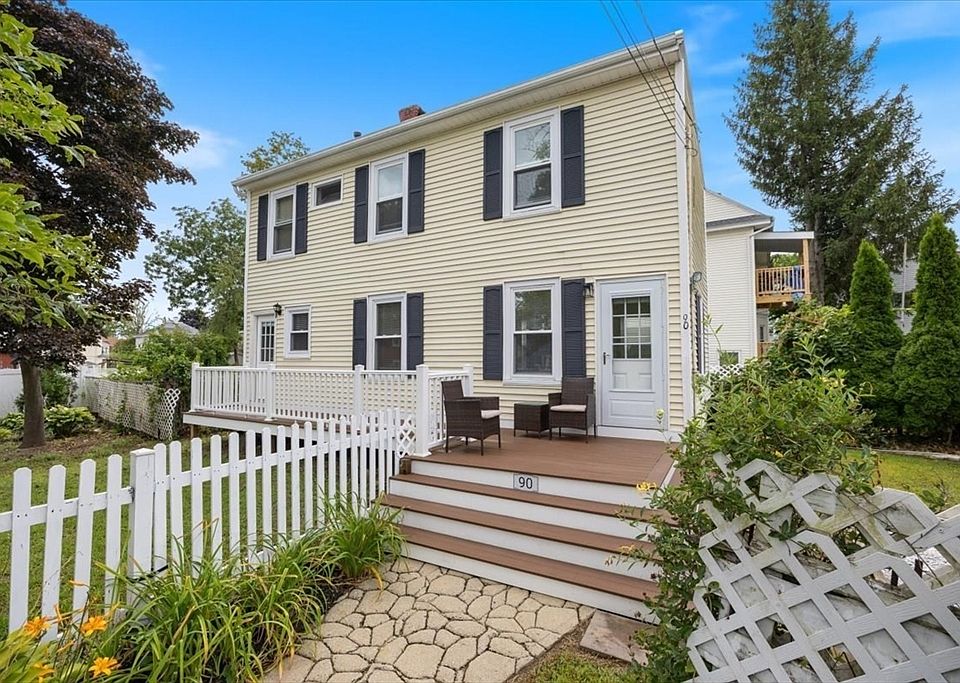 1st image of 90 Middlesex St