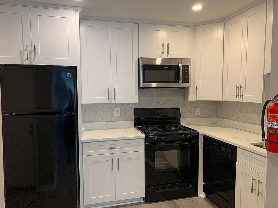 2nd image of 140 Bates St NW