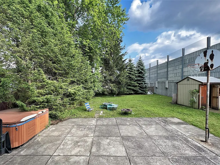 8 Winchester Ct — Photo 13
