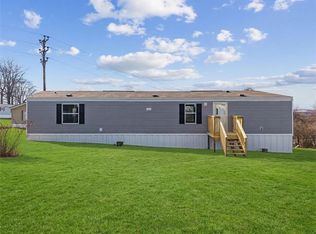 125 Laurel View Dr, Mount Pleasant, PA